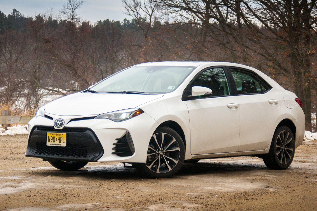 2017 toyota corolla se manual sedan