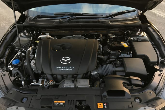 the difference between mazda 3 sp25 auto and manual